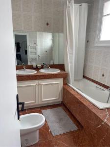 Bel appartement au coeur du Carre d'Or Massena