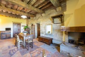 Dining area sa chalet