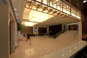 Vstupní hala nebo recepce v ubytování Goutham Grand Hotel