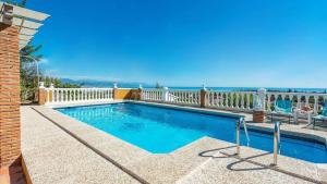 Basen w obiekcie Villa el Cerrillo Málaga - Churriana by Ruralidays lub w pobliżu
