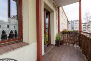 Balkon lub taras w obiekcie Gdynia Centrum Wyjątkowy Apartament przy Promenadzie z Balkonem by Noclegi Renters