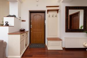 Zdjęcie z galerii obiektu Gdynia Centrum Wyjątkowy Apartament przy Promenadzie z Balkonem by Noclegi Renters w mieście Gdynia