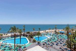 Basen w obiekcie 797 Holiday Rentals- Apartamento en Sunset frente al mar lub w pobliżu