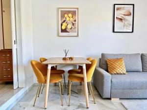 Część wypoczynkowa w obiekcie 797 Holiday Rentals- Apartamento en Sunset frente al mar