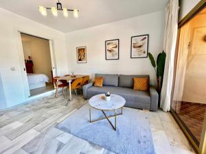 Część wypoczynkowa w obiekcie 797 Holiday Rentals- Apartamento en Sunset frente al mar