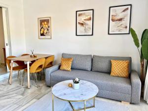 Część wypoczynkowa w obiekcie 797 Holiday Rentals- Apartamento en Sunset frente al mar