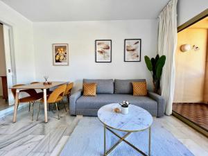 Część wypoczynkowa w obiekcie 797 Holiday Rentals- Apartamento en Sunset frente al mar