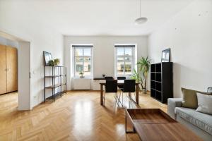 Televízia a/alebo spoločenská miestnosť v ubytovaní Design Apartments near Mariahilferstraße