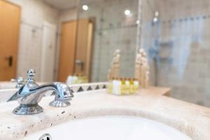 Ein Badezimmer in der Unterkunft Villa Elfeld 2 Whg. 717