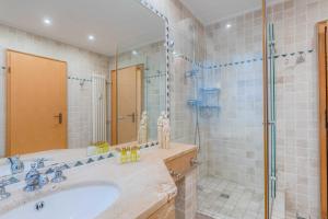 Ein Badezimmer in der Unterkunft Villa Elfeld 2 Whg. 717