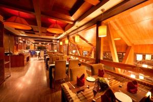 พื้นที่นั่งเล่นของ Renest River Country Resort Manali +35 ภาพ