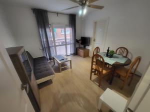 Posezení v ubytování Habitaciones con baño compartido en bonito Apartamento en Badalona + 22 fotografií