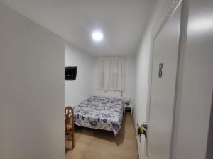 Postel nebo postele na pokoji v ubytování Habitaciones con baño compartido en bonito Apartamento en Badalona