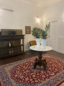 Istumisnurk majutusasutuses Ortigia Twin Rooms