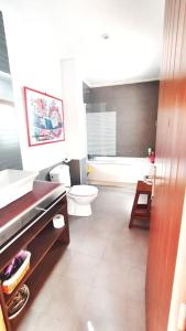 Koupelna v ubytování Casa La Reja + 37 fotografií
