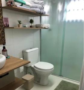 Bilik mandi di Apartamento encantador no Gonzaguinha! Todo Reformado!! Completo!