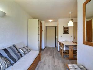 Appartement Plagne Soleil, 2 pièces, 4 personnes - FR-1-455-130の見取り図または間取り図