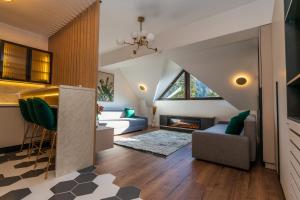 Χώρος καθιστικού στο Clăbucet Luxury Apartament