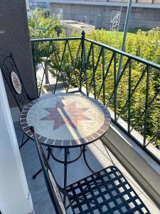 Balkon lub taras w obiekcie Check Point - Acropolis View A