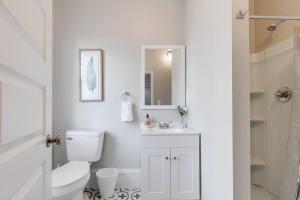 Gallery image of Studio Nest 2Queen beds & 2TVs museums free parking in Richmond