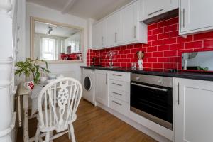 Gallery image of Anchor Cottage in Dartmouth