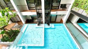 Bazén v ubytování Tour De Phuket Hotel - SHA Plus nebo v jeho okolí