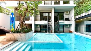 Bazén v ubytování Tour De Phuket Hotel - SHA Plus nebo v jeho okolí