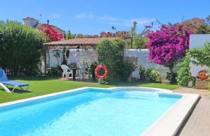 Πισίνα στο ή κοντά στο Chalet la Dehesa +13 φωτογραφίες