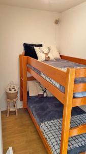 Posteľ alebo postele v izbe v ubytovaní La Marmotaine, T2 bis, Parking privé, Balcon vue montagne
