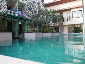 The swimming pool at or close to The Wave Hotel Patong SHA