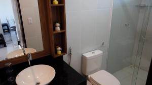 Ένα μπάνιο στο Apartamento Barreirinhas +18 φωτογραφίες