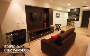 Gallery image of 2W Apartments Service in Lima
