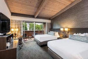 Postel nebo postele na pokoji v ubytování Handlery Hotel San Diego