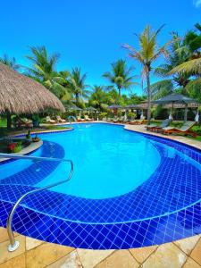 einen Pool im Resort in der Unterkunft CASA ACAYU in São Miguel dos Milagres