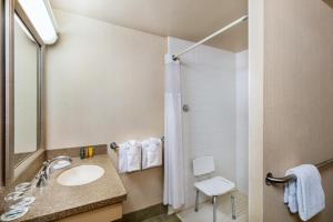 Koupelna v ubytování Handlery Hotel San Diego