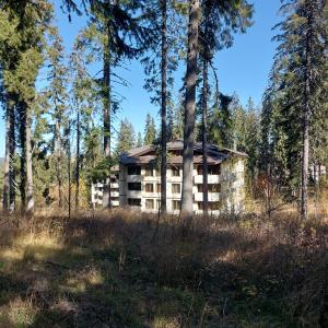 Το κτήριο όπου στεγάζεται  το διαμέρισμα