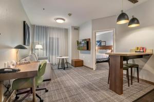 Posezení v ubytování Staybridge Suites Tyler University Area by IHG