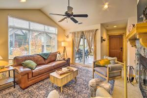 Foto dalla galleria di Comfortable Ronald Condo Near Cle Elum Lake! a Ronald