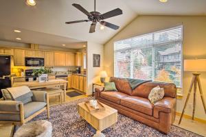Foto dalla galleria di Comfortable Ronald Condo Near Cle Elum Lake! a Ronald