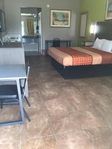 Postel nebo postele na pokoji v ubytování Texas Inn - Welasco/Mercedes
