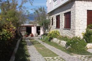 Ogród w obiekcie Apartments by the sea Razanac, Zadar - 5766