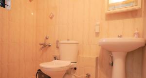 Ένα μπάνιο στο Tranquil Staycation - Independent Duplex House +44 φωτογραφίες