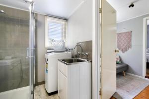 Phòng tắm tại Howitt House +14 ảnh