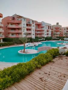 Πισίνα στο ή κοντά στο Super Deluxe apartment with 3 Bed rooms