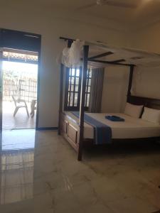 Двох'ярусне ліжко або двоярусні ліжка в номері Sea Port Hiriketiya