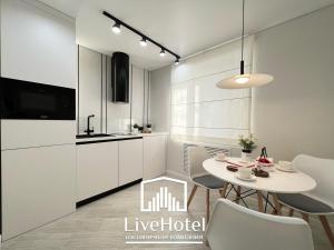 Dapur atau dapur kecil di LUX на берегу Иртыша
