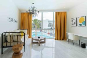 Bazén v ubytování The Gems Mining Pool Villas Pattaya nebo v jeho okolí