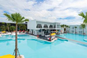 Bazén v ubytování The Gems Mining Pool Villas Pattaya nebo v jeho okolí