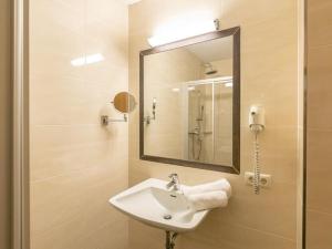 Kúpeľňa v ubytovaní Holiday flat with wellness area at the Fügenerhof