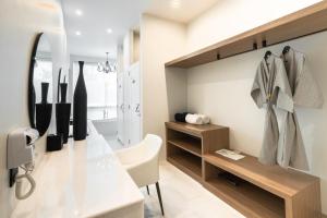 TV a/nebo společenská místnost v ubytování The Gems Mining Pool Villas Pattaya